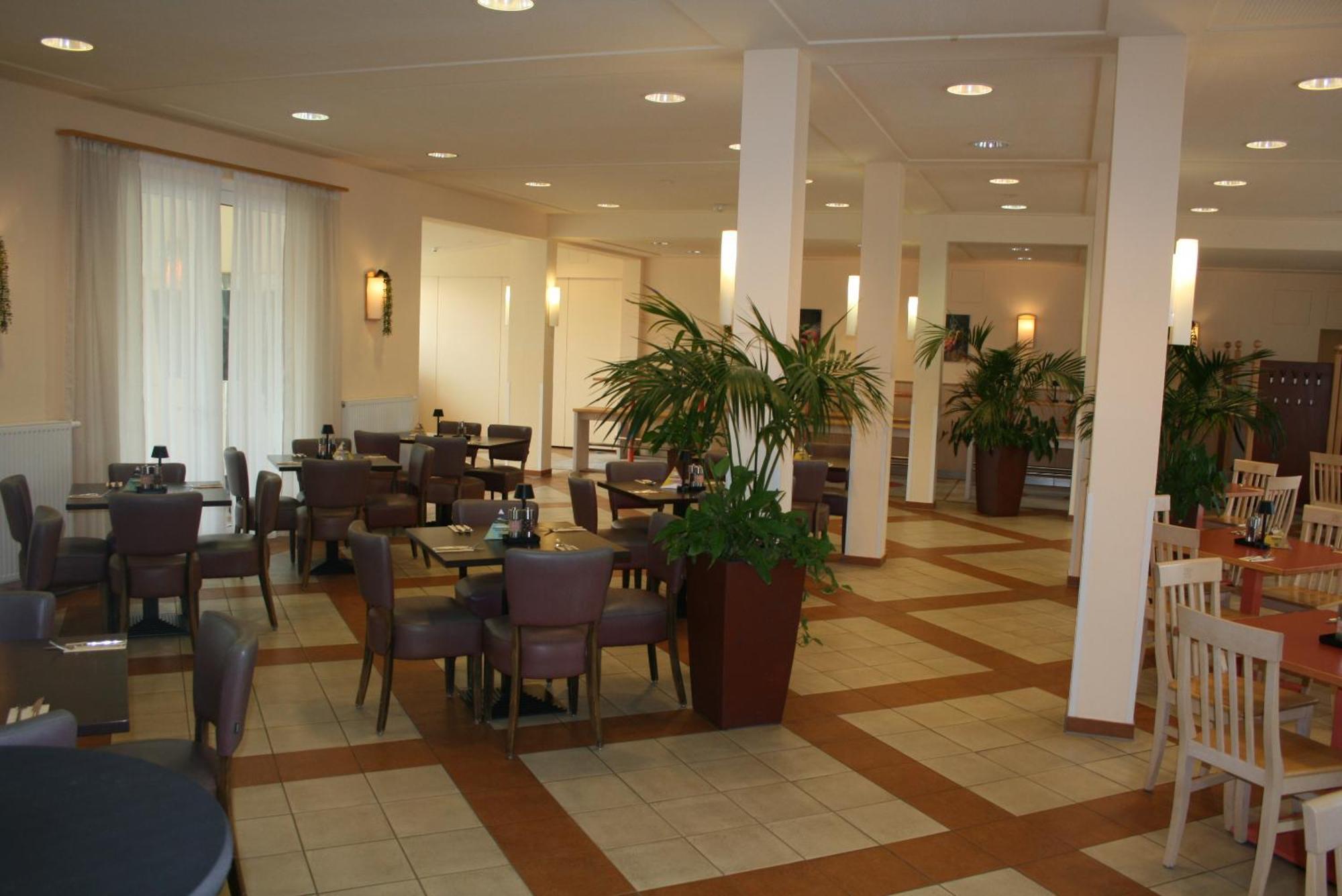Jufa Hotel Im Brueckenkopfpark - Juelich エクステリア 写真