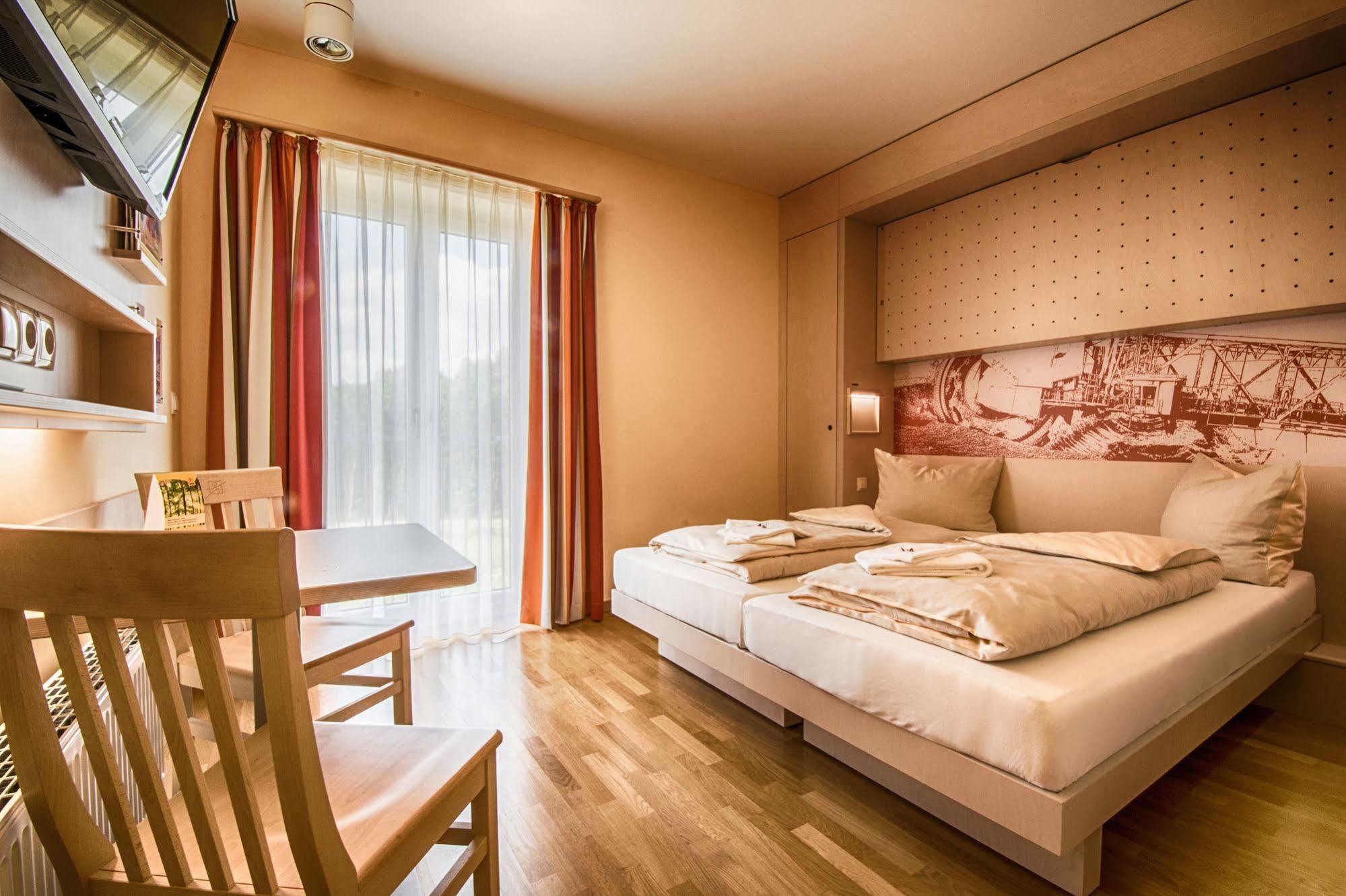 Jufa Hotel Im Brueckenkopfpark - Juelich エクステリア 写真